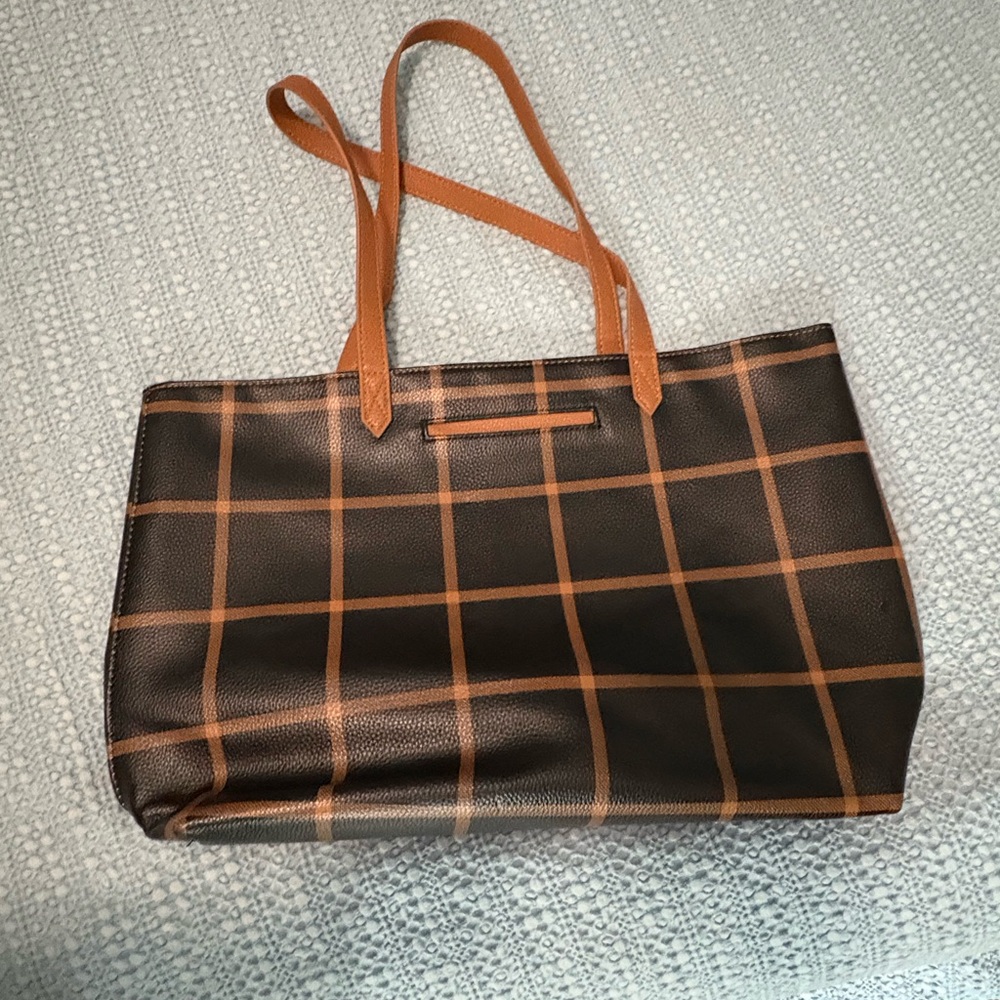 Thirty-One Modern Tote in the Caramel Windowpane Pebble Pattern